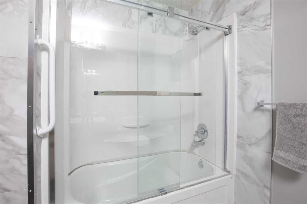 4708 55 Street, Killam, AB - Indoor Photo Showing Bathroom