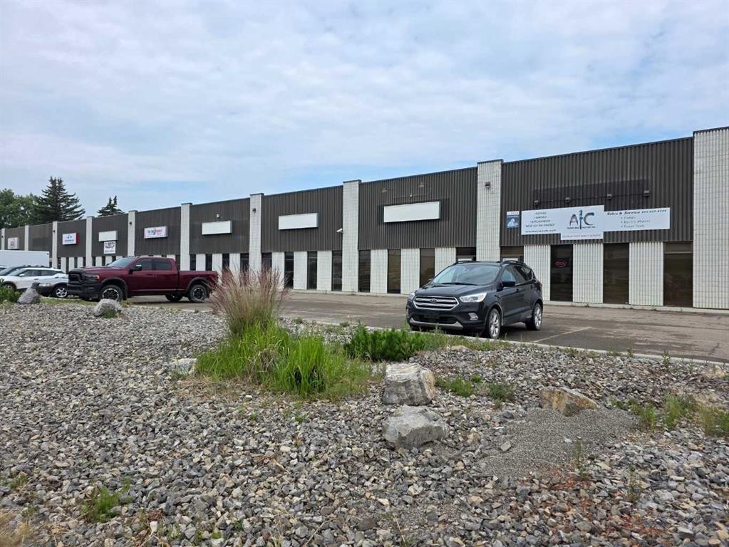 #8-4830 78 Street, Red Deer, AB