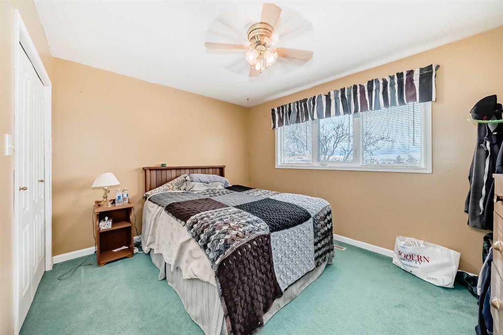 5205 55St., Rimbey, AB - Indoor Photo Showing Bedroom