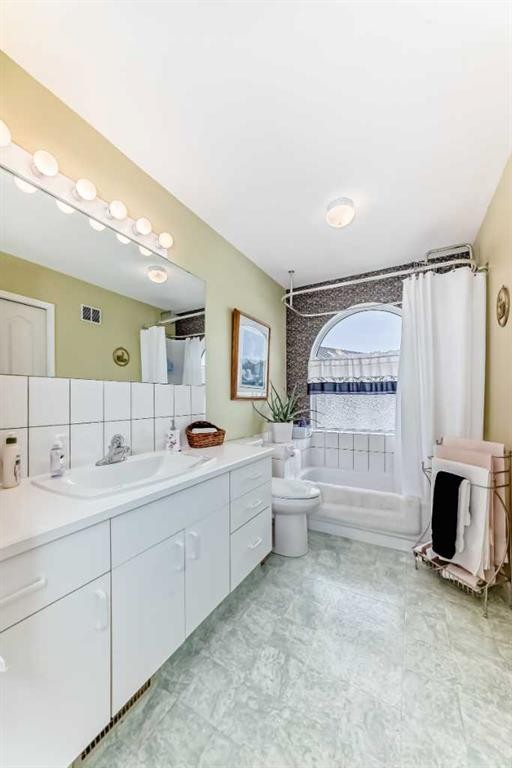 5205 55St., Rimbey, AB - Indoor Photo Showing Bathroom