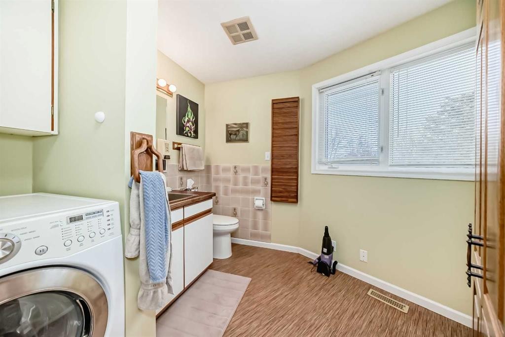 5205 55St., Rimbey, AB - Indoor Photo Showing Laundry Room