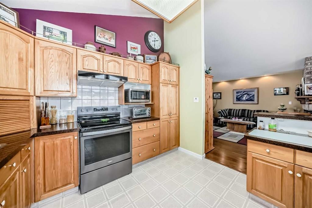 5205 55St., Rimbey, AB - Indoor Photo Showing Kitchen