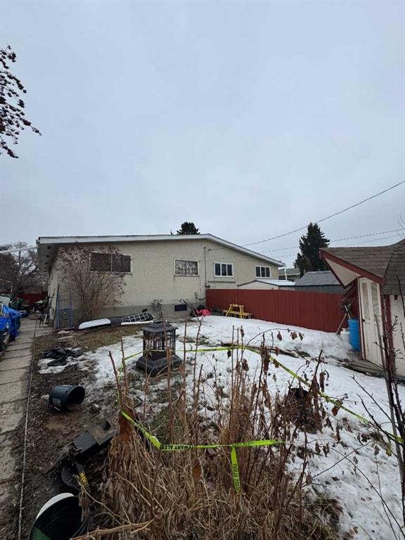 5520 60 Avenue, Red Deer, AB - Outdoor