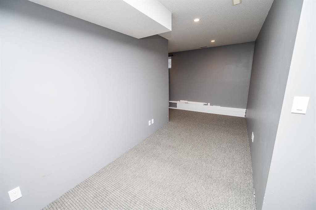 75 Doherty Close, Red Deer, AB - Indoor Photo Showing Other Room