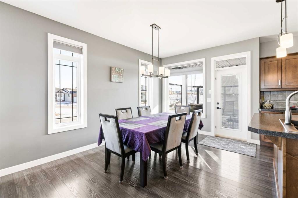 35 Bowman Circle, Sylvan Lake, AB - Indoor Photo Showing Dining Room
