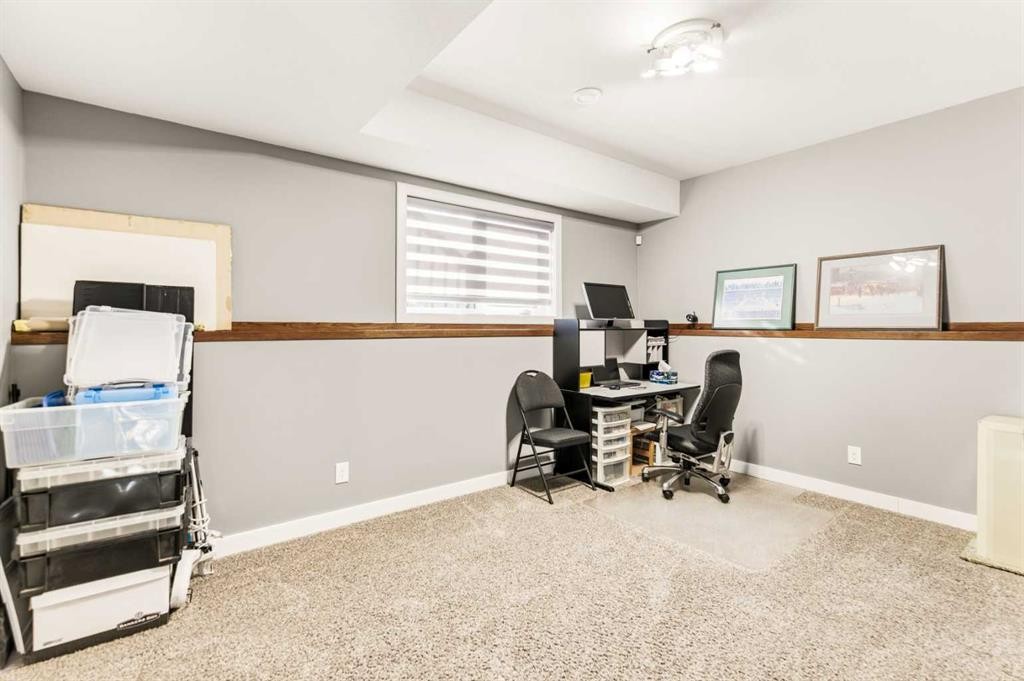 35 Bowman Circle, Sylvan Lake, AB - Indoor Photo Showing Office