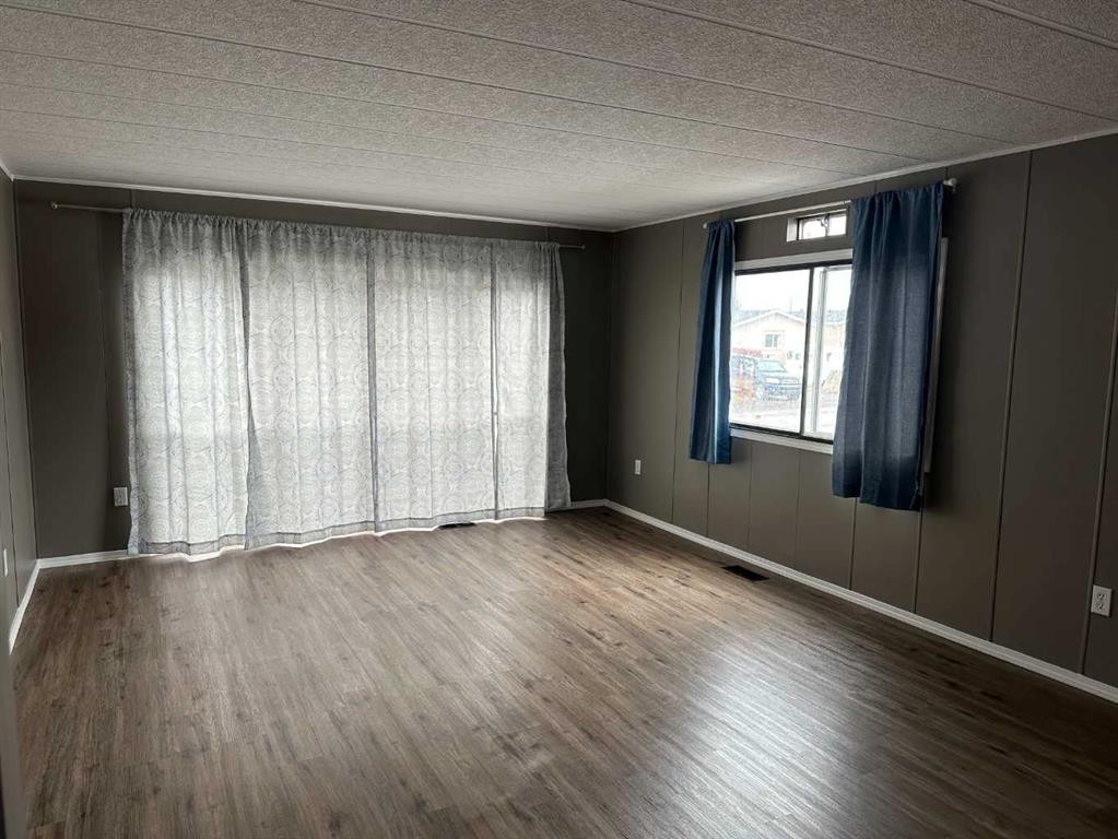 607 Limestone, Nordegg, AB - Indoor Photo Showing Other Room