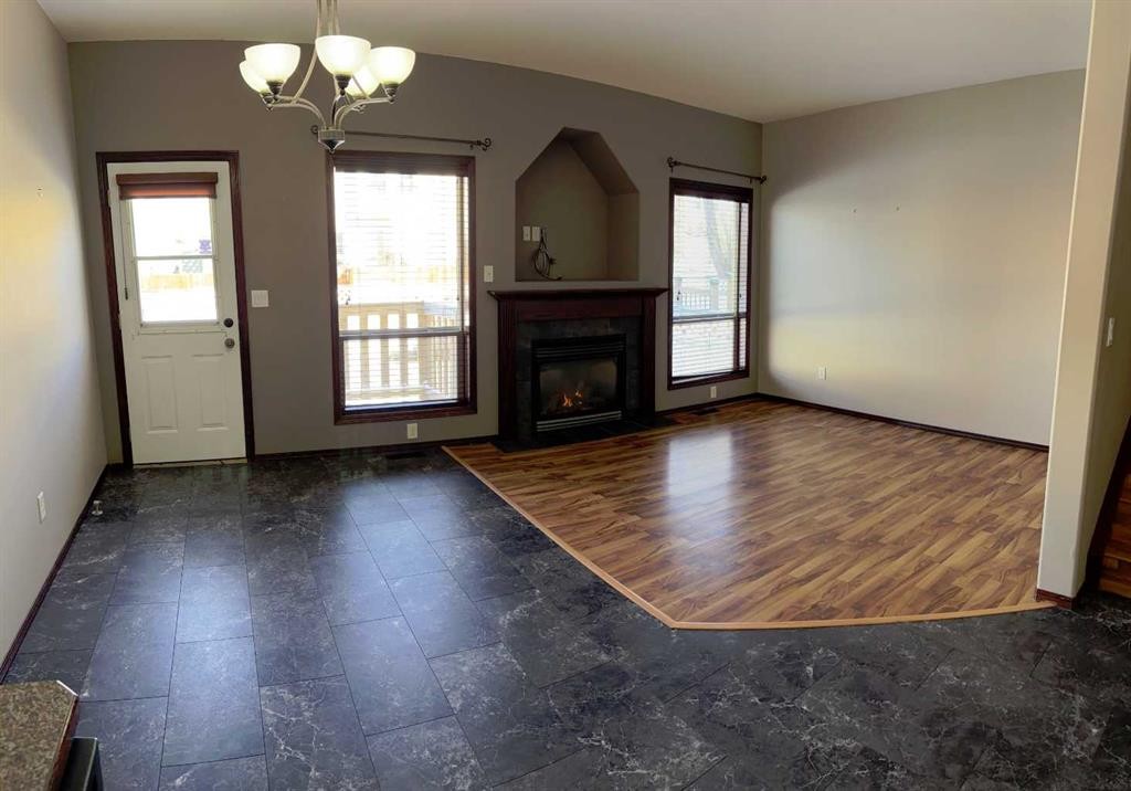 40 Alberts Close, Red Deer, AB - Indoor With Fireplace