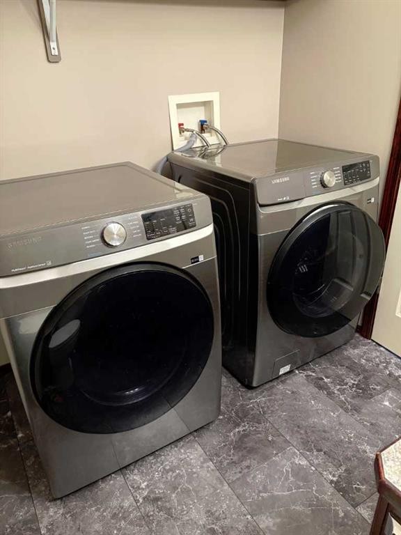 40 Alberts Close, Red Deer, AB - Indoor Photo Showing Laundry Room