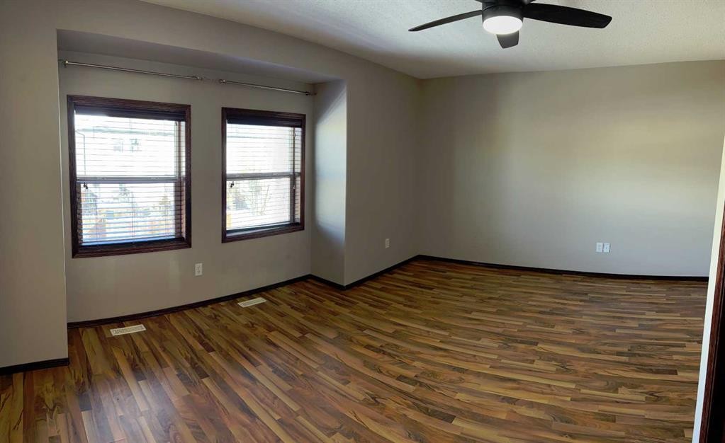 40 Alberts Close, Red Deer, AB - Indoor Photo Showing Other Room