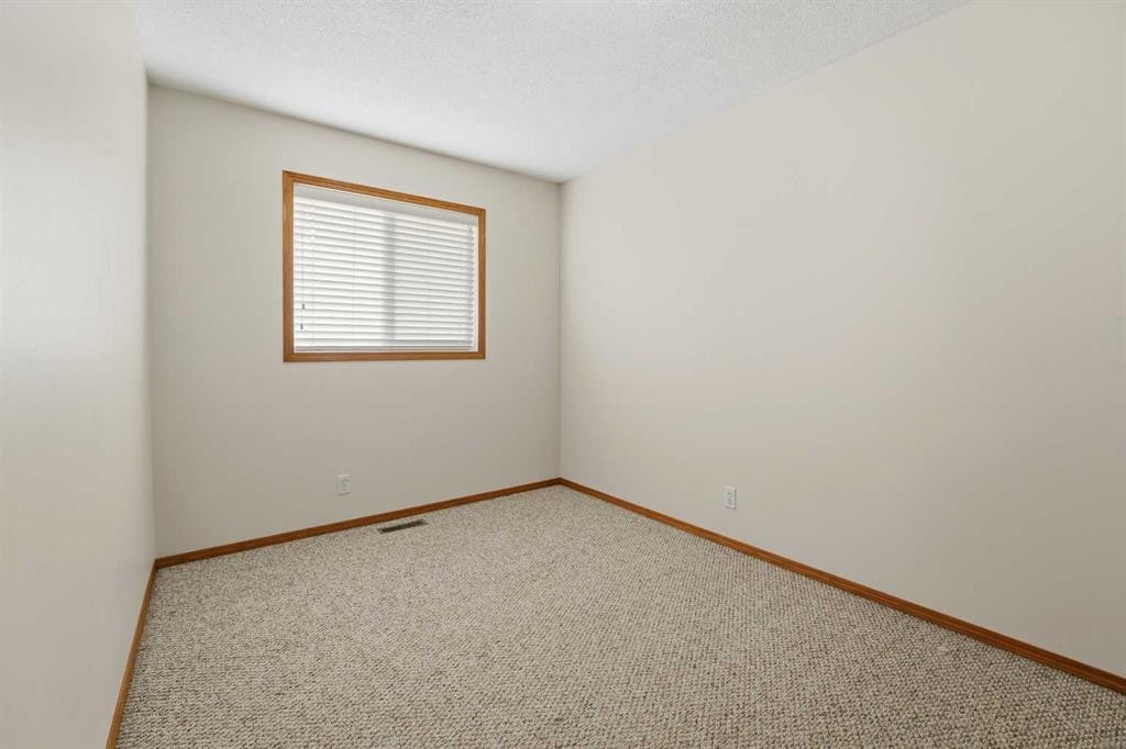 2 Davis Close, Red Deer, AB - Indoor Photo Showing Other Room