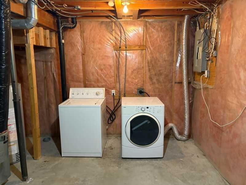 2 Davis Close, Red Deer, AB - Indoor Photo Showing Laundry Room
