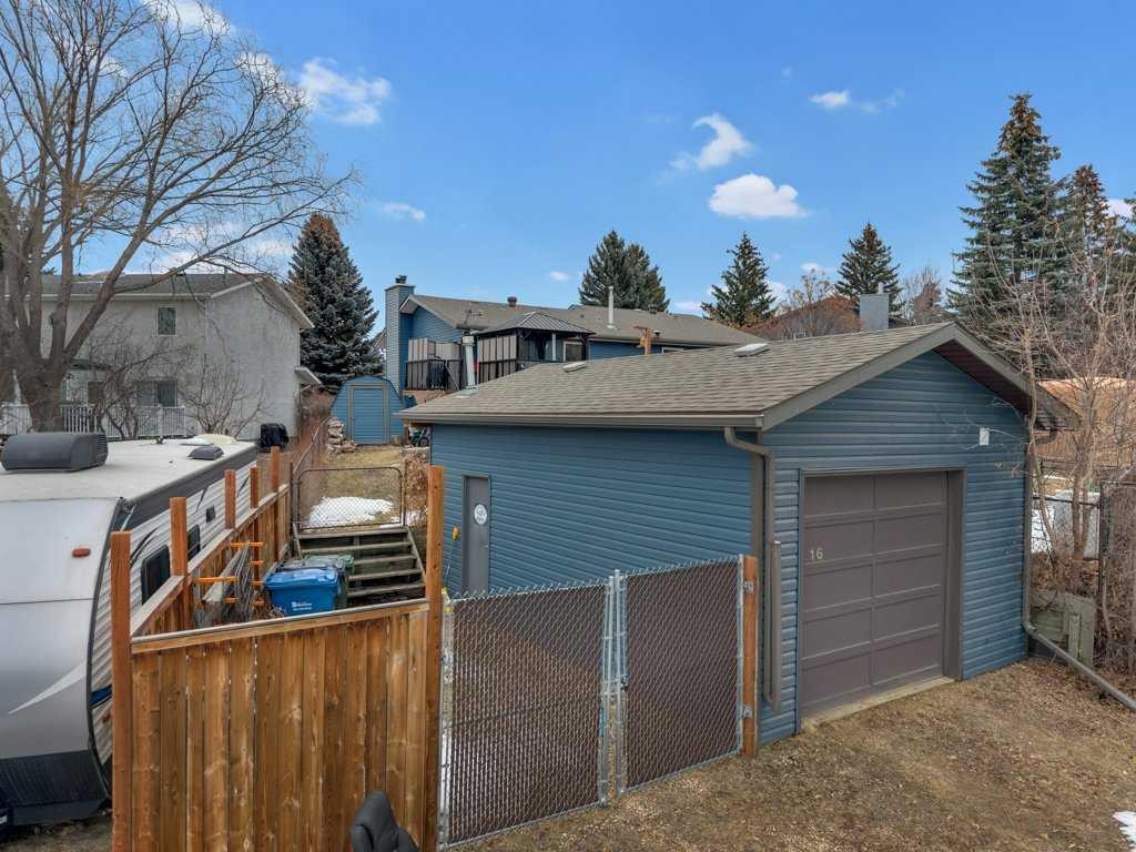 16 Markle Crescent, Red Deer, AB - Outdoor