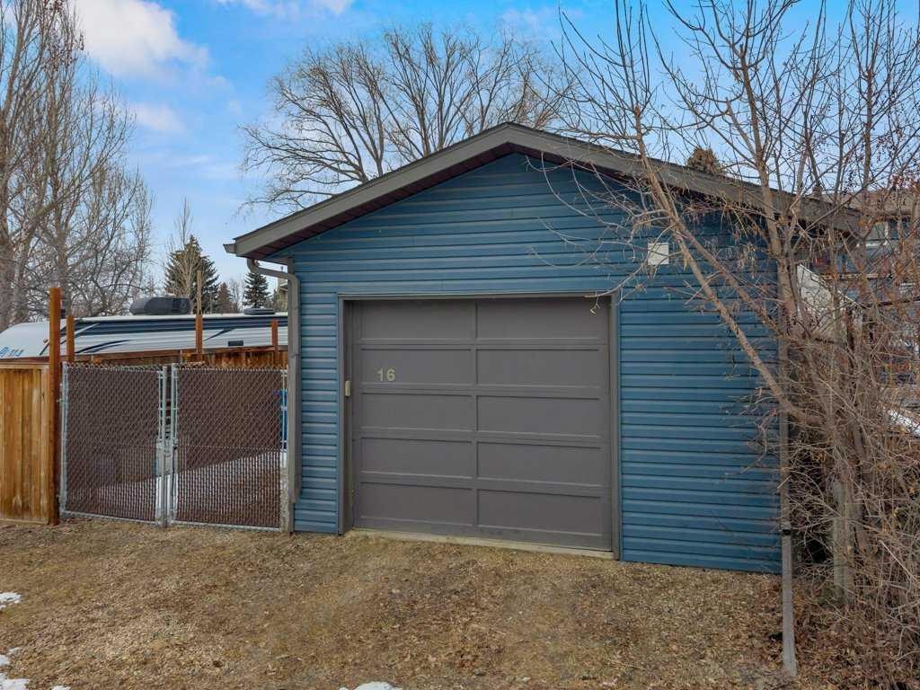 16 Markle Crescent, Red Deer, AB - Outdoor