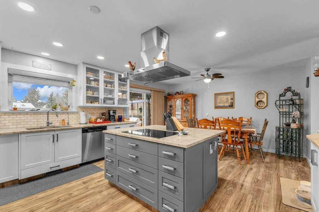 16 Markle Crescent, Red Deer, AB - Indoor Photo Showing Kitchen