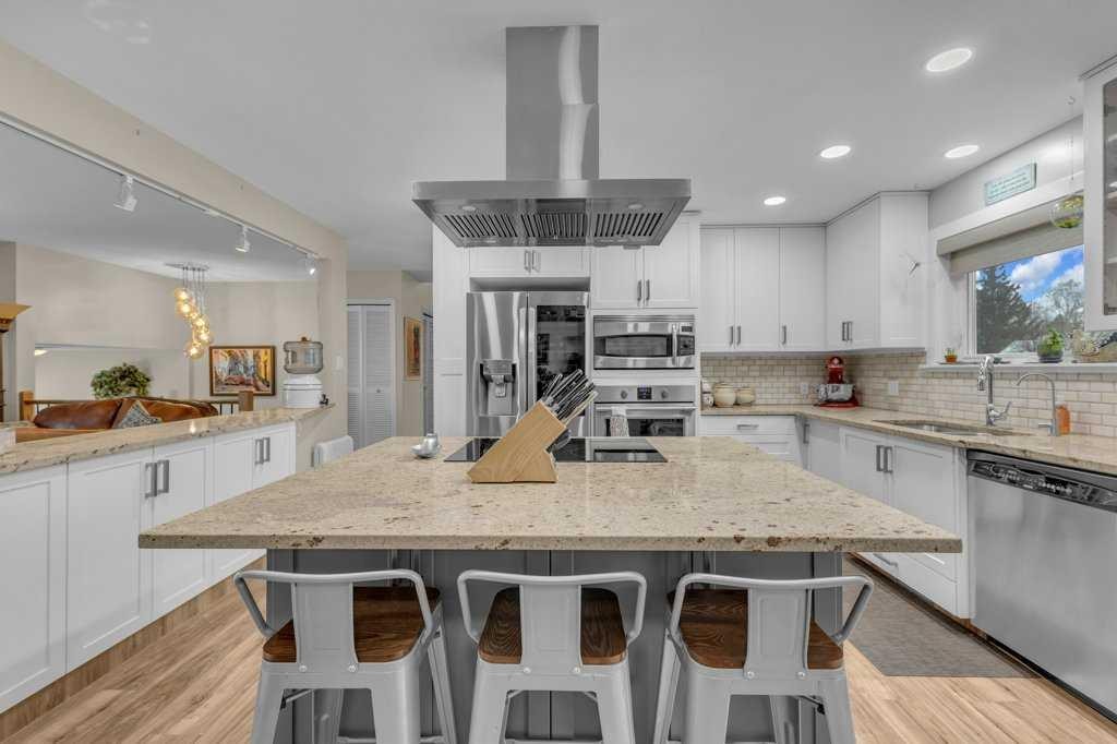 16 Markle Crescent, Red Deer, AB - Indoor Photo Showing Kitchen With Stainless Steel Kitchen With Upgraded Kitchen