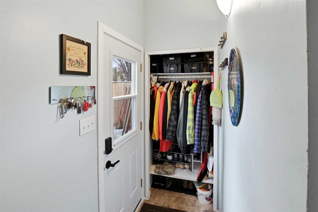 39 Norris Close, Red Deer, AB - Indoor