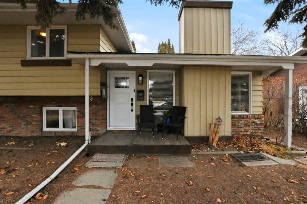 39 Norris Close, Red Deer, AB - Outdoor