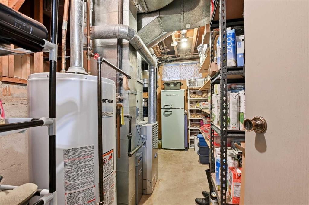 39 Norris Close, Red Deer, AB - Indoor Photo Showing Basement