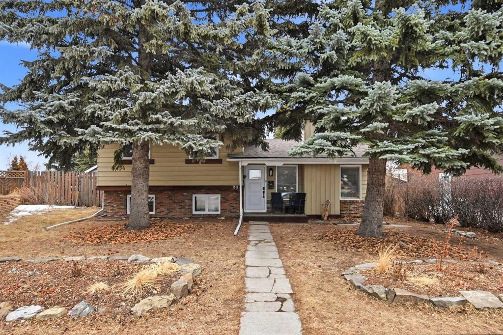 39 Norris Close, Red Deer, AB - Outdoor