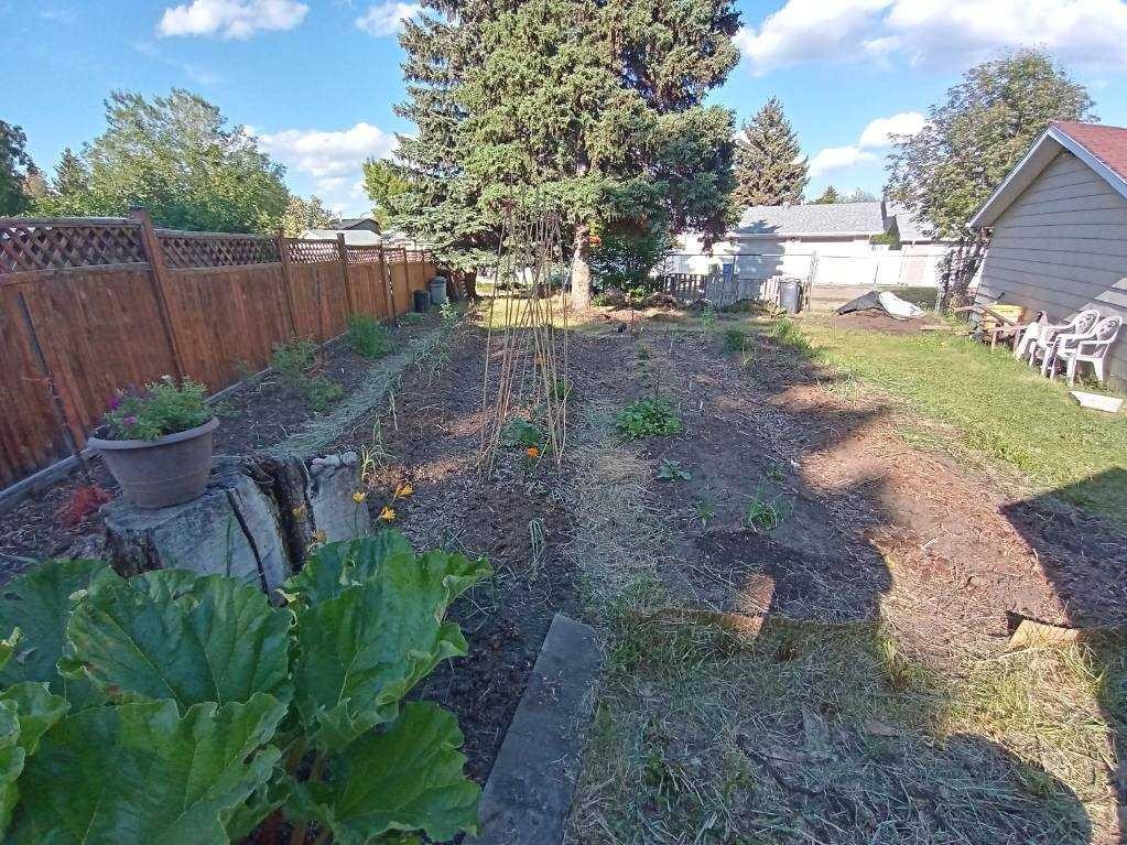 39 Norris Close, Red Deer, AB - Outdoor