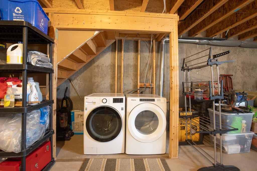 37-33 Donlevy Avenue, Red Deer, AB - Indoor Photo Showing Laundry Room