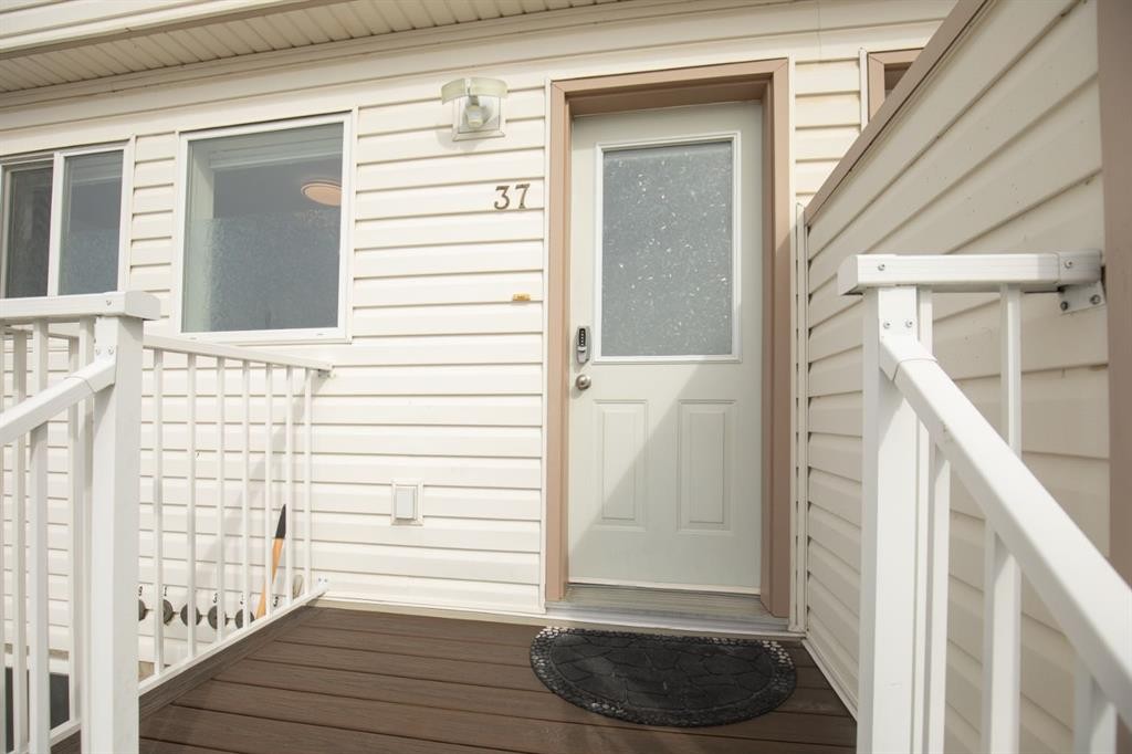 37-33 Donlevy Avenue, Red Deer, AB - Outdoor With Exterior