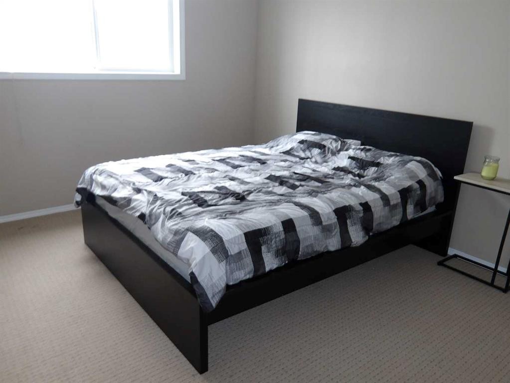 39 Ashley Close, Red Deer, AB - Indoor Photo Showing Bedroom