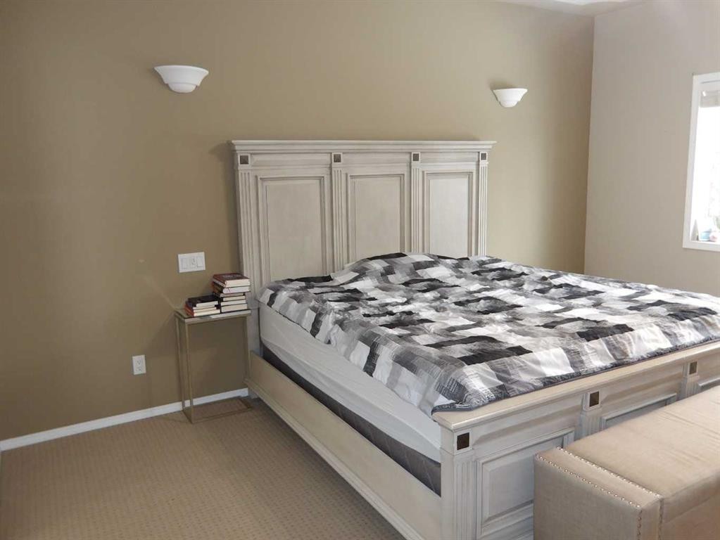 39 Ashley Close, Red Deer, AB - Indoor Photo Showing Bedroom