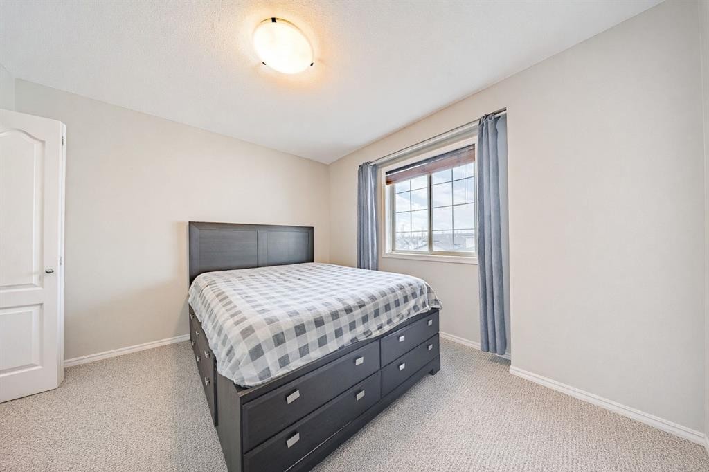 11 Inglis Crescent, Red Deer, AB - Indoor Photo Showing Bedroom