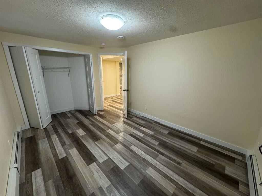 5553 45 Avenue, Red Deer, AB - Indoor Photo Showing Other Room