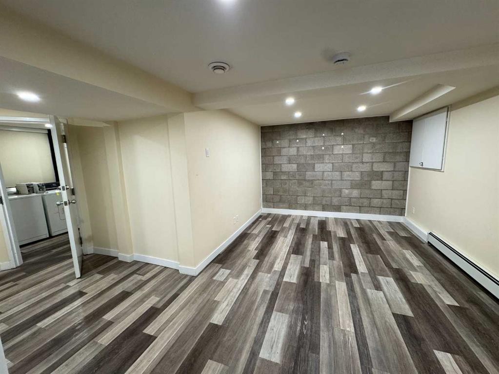 5553 45 Avenue, Red Deer, AB - Indoor