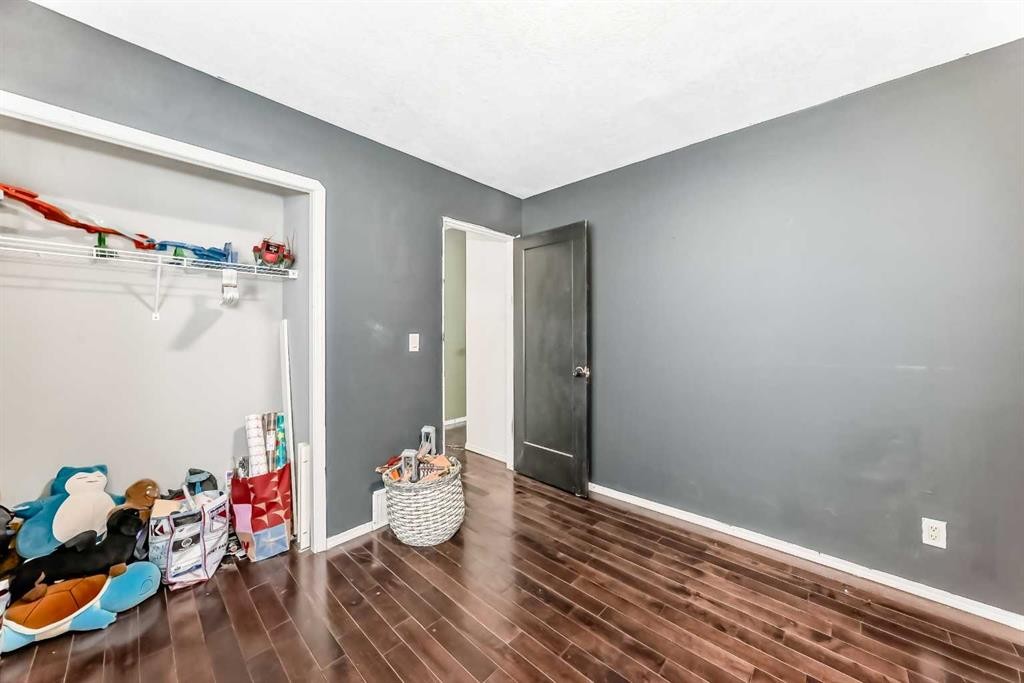 29 Duval Crescent, Red Deer, AB - Indoor Photo Showing Other Room