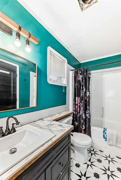 29 Duval Crescent, Red Deer, AB - Indoor Photo Showing Bathroom