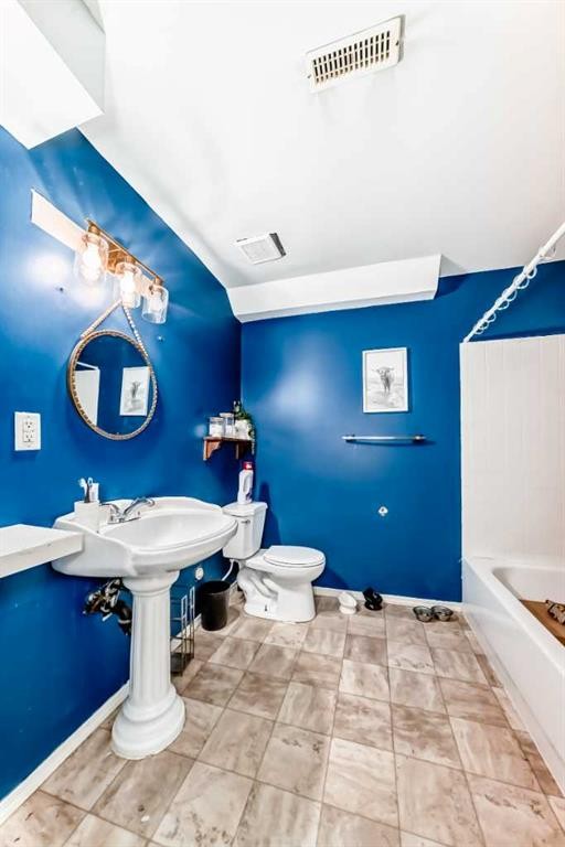 29 Duval Crescent, Red Deer, AB - Indoor Photo Showing Bathroom