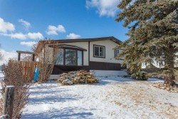 34 Hearthstone Drive Lacombe, AB T4L 1R2