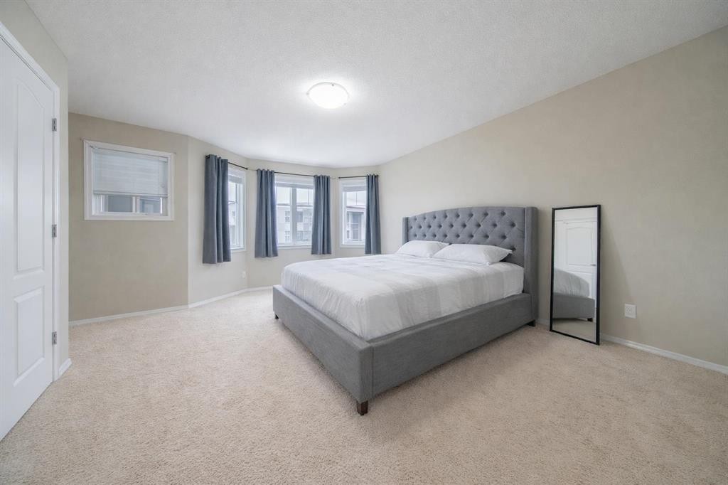 807-30 Carleton Avenue, Red Deer, AB - Indoor Photo Showing Bedroom