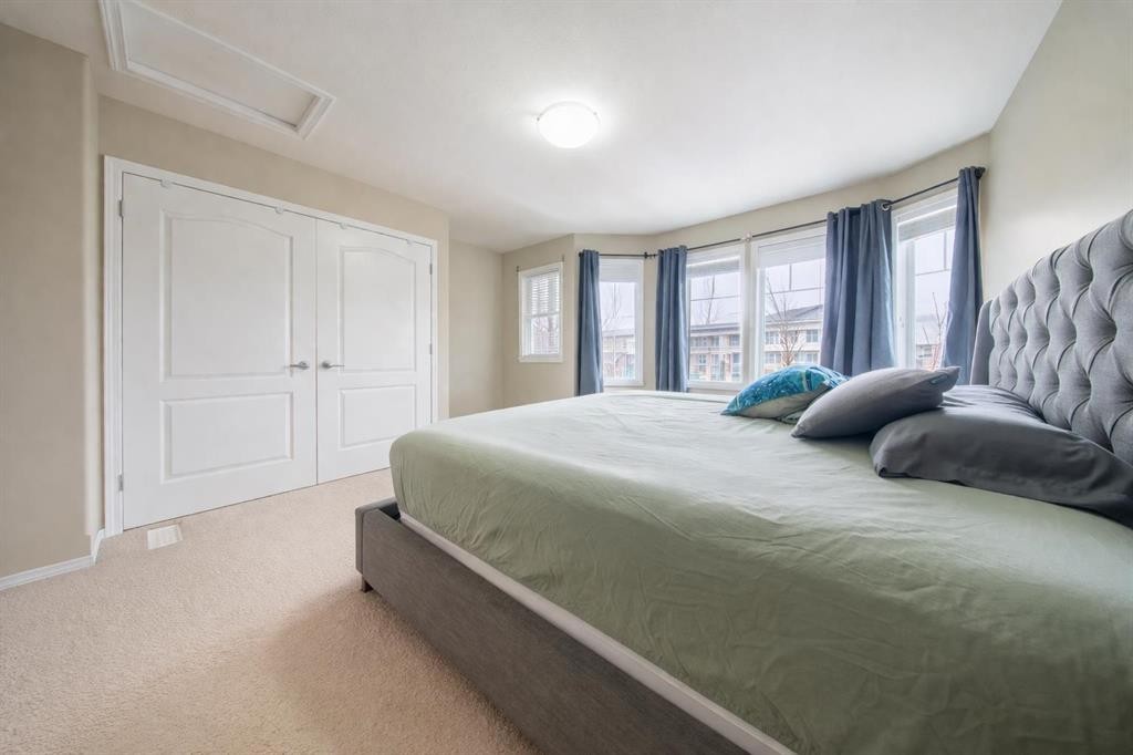 807-30 Carleton Avenue, Red Deer, AB - Indoor Photo Showing Bedroom