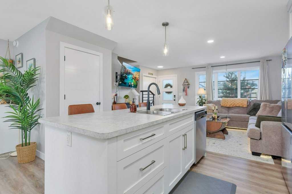 49 Evergreen Way, Red Deer, AB - Indoor