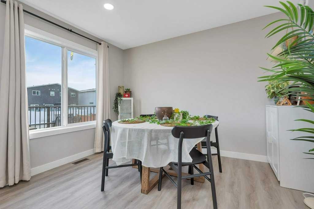 49 Evergreen Way, Red Deer, AB - Indoor Photo Showing Dining Room