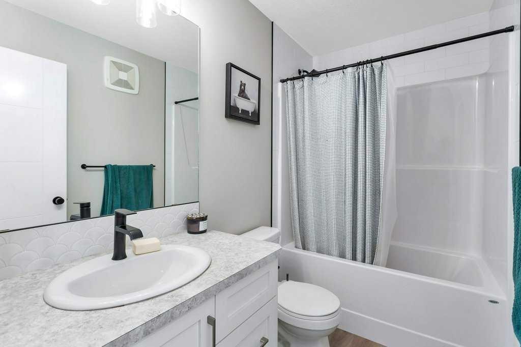 49 Evergreen Way, Red Deer, AB - Indoor Photo Showing Bathroom