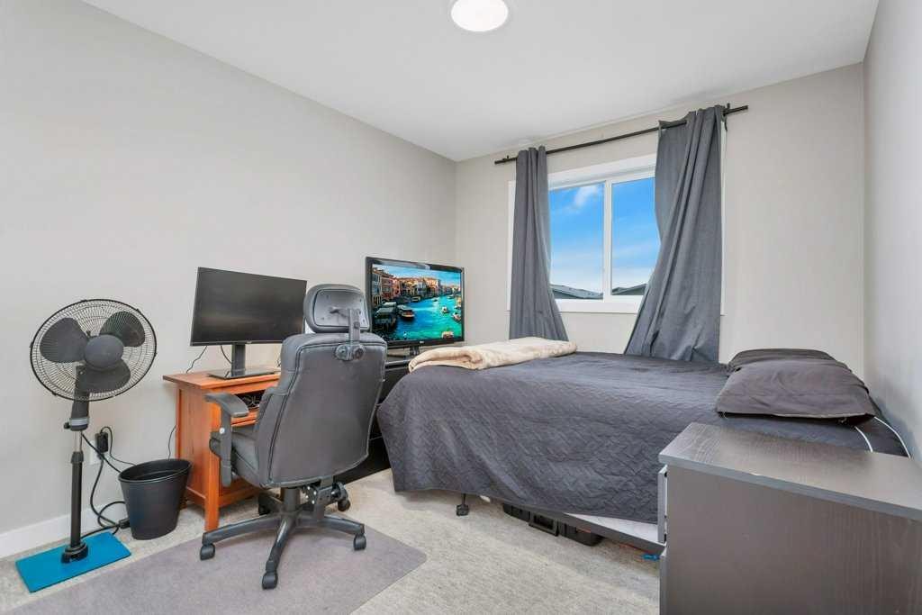 49 Evergreen Way, Red Deer, AB - Indoor Photo Showing Bedroom