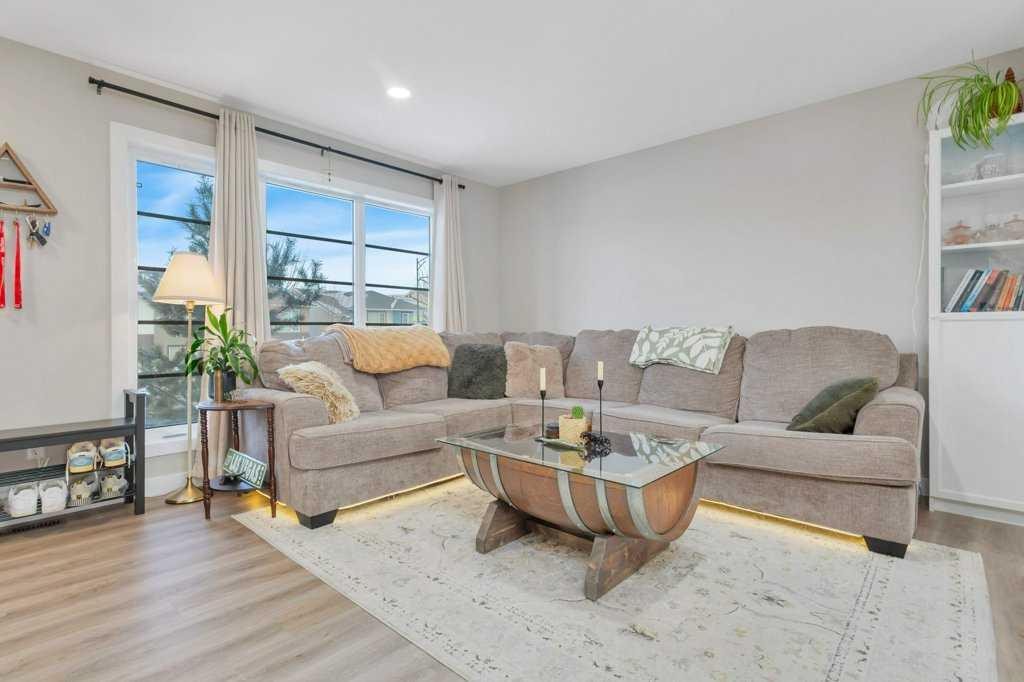 49 Evergreen Way, Red Deer, AB - Indoor Photo Showing Living Room