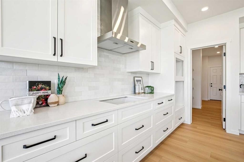 98 Creekstone Place Sw, Calgary, AB - Indoor Photo Showing Kitchen