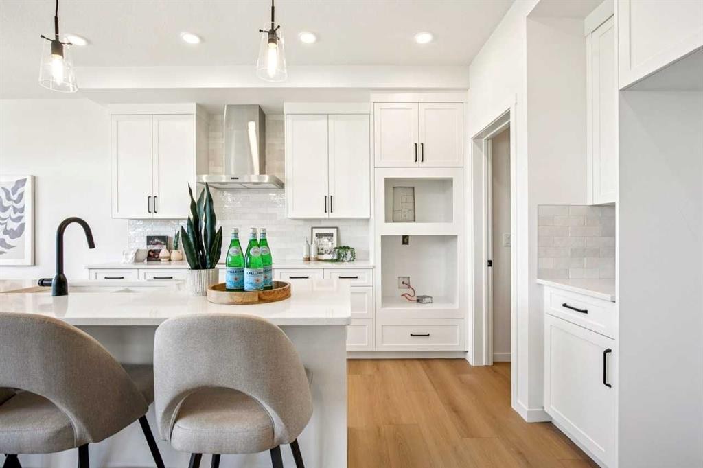 98 Creekstone Place Sw, Calgary, AB - Indoor Photo Showing Kitchen With Upgraded Kitchen