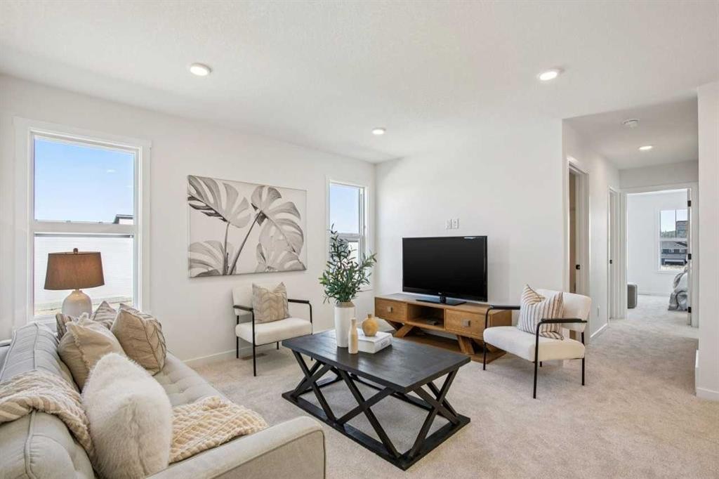 98 Creekstone Place Sw, Calgary, AB - Indoor Photo Showing Living Room