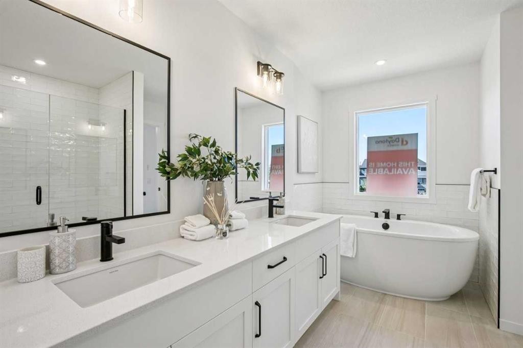 98 Creekstone Place Sw, Calgary, AB - Indoor Photo Showing Bathroom