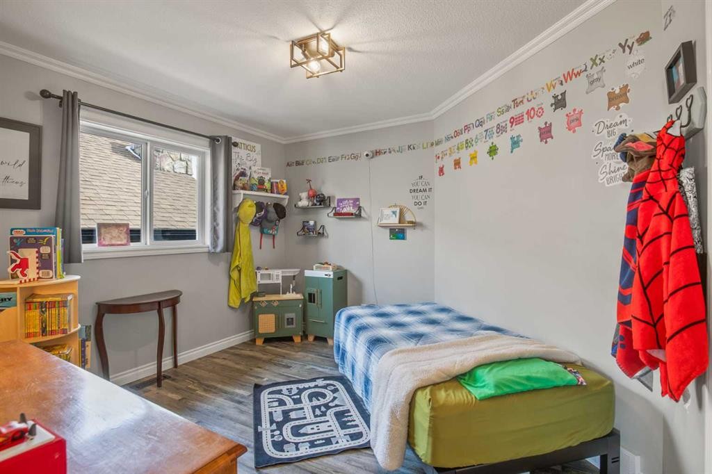 44 White Avenue, Red Deer, AB - Indoor Photo Showing Bedroom