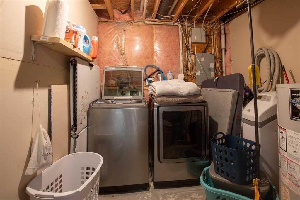 44 White Avenue, Red Deer, AB - Indoor Photo Showing Laundry Room