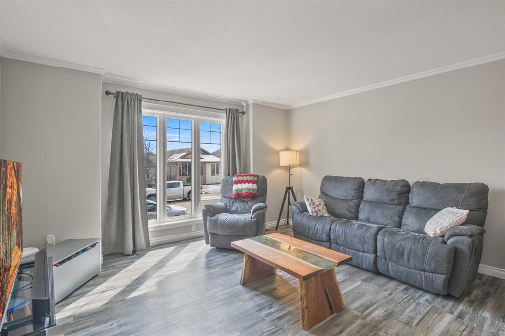 44 White Avenue, Red Deer, AB - Indoor Photo Showing Living Room